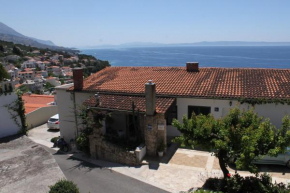 Apartments with a parking space Brela, Makarska - 6747